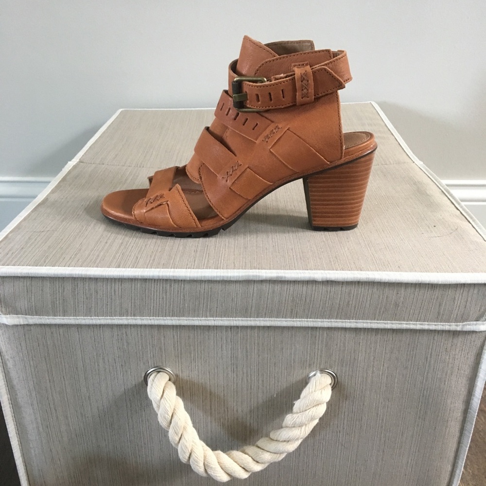 Sorel wedges new without box! Size 9.5